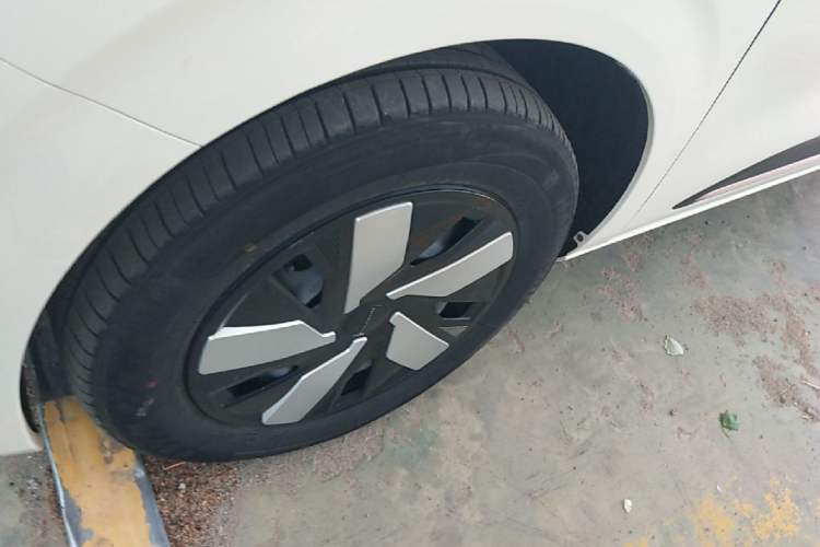 Used Dongfeng NAMMI 01 2025 330KM Youth Edition Left Front Wheel Hub