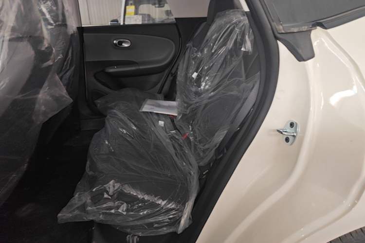 Used Dongfeng NAMMI 01 2025 330KM Youth Edition Left Rear Seat
