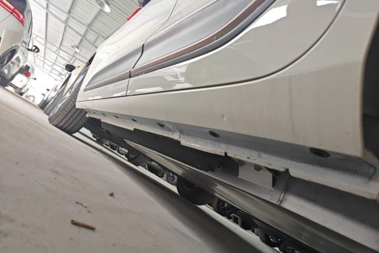 Used Dongfeng NAMMI 01 2025 330KM Youth Edition Left Side Sill