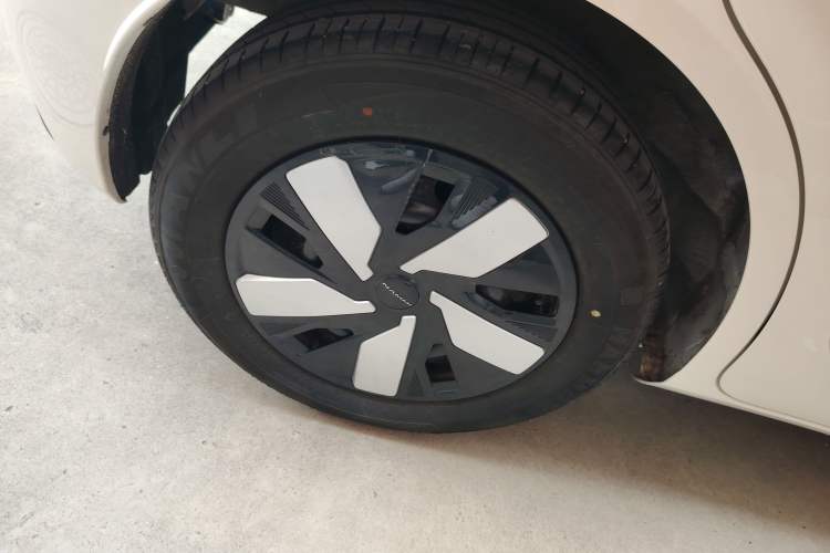 Used Dongfeng NAMMI 01 2025 330KM Youth Edition Right Rear Wheel Hub