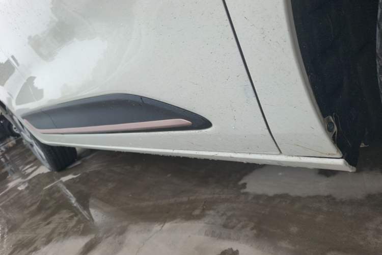 Used Dongfeng NAMMI 01 2025 330KM Youth Edition Right Side Sill