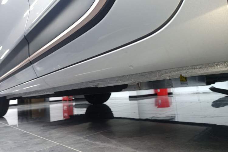 Used Dongfeng NAMMI 01 2026 Model Originality Edition 330Air Left Side Sill