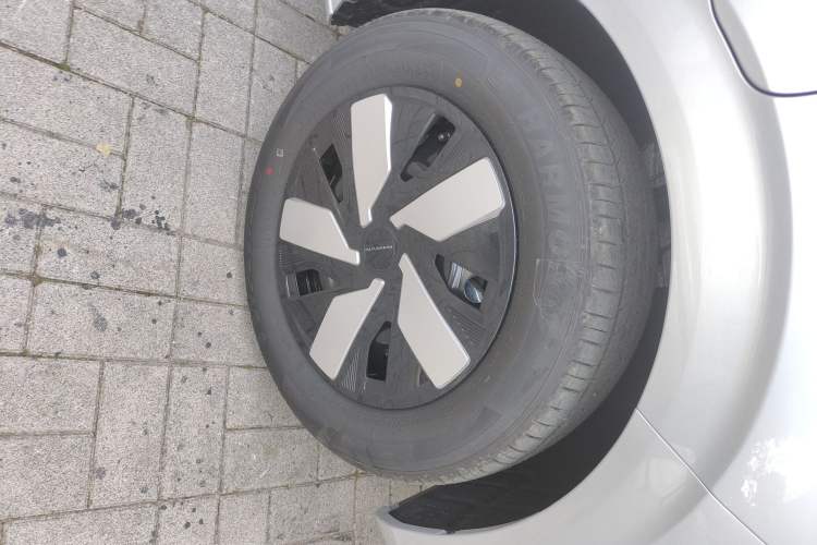 Used Dongfeng NAMMI 01 2026 Model Originality Edition 430Air Right Front Wheel Hub