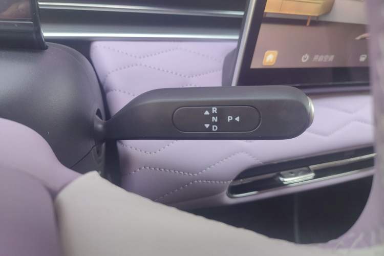 Used Dongfeng NAMMI 01 2026 Model, Beloved Edition 330 Ultra Gear Lever