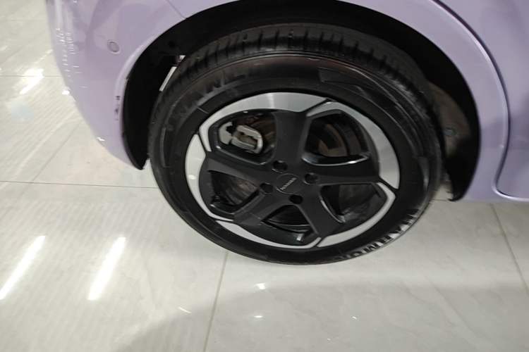 Used Dongfeng NAMMI 01 2026 Model, Beloved Edition 430 Ultra Right Rear Wheel Hub