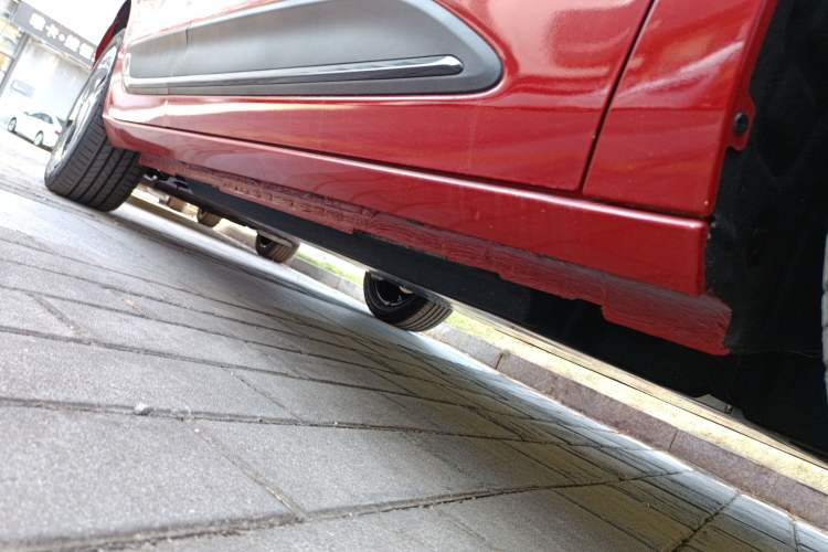 Used Dongfeng NAMMI 01 2026 Model Originality Edition 330Plus Right Side Sill