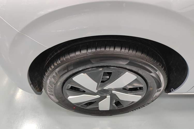 Used Dongfeng NAMMI 01 2026 Model Originality Edition 330Air Left Front Wheel Hub