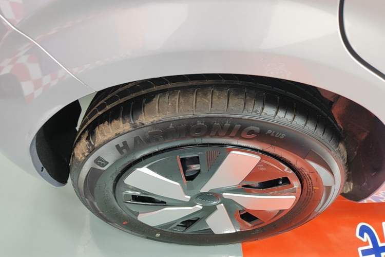 Used Dongfeng NAMMI 01 2026 Model Originality Edition 330Air Right Rear Wheel Hub