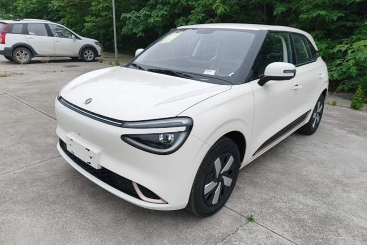 Used Dongfeng NAMMI 01 2026 Model Beloved Edition 330 Pro Guazi used car, China used car export, Used car for sale, Used Dongfeng NAMMI cars, Cheapest cars for sale, Electric vehicle, New energy car
