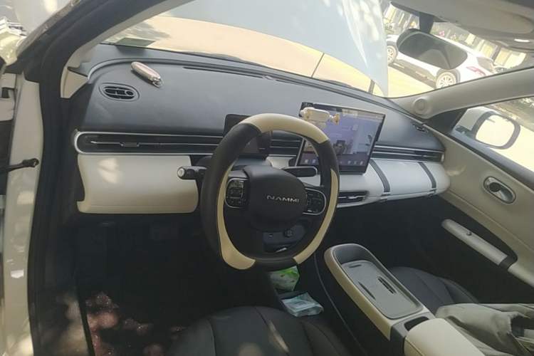 Used Dongfeng NAMMI 01 2026 Model Originality Edition 330Air Center Console