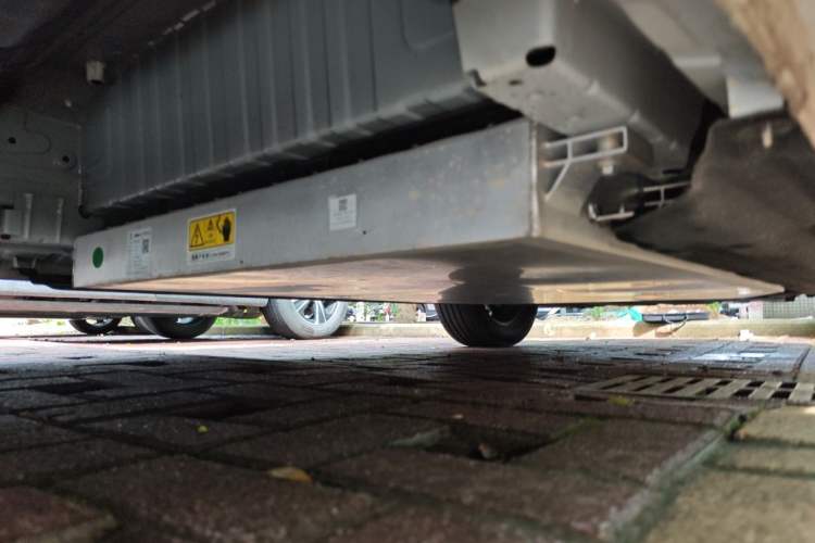 Used Dongfeng NAMMI 01 2026 Model Originality Edition 330Air Chassis Rear Right