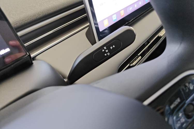 Used Dongfeng NAMMI 01 2026 Model Originality Edition 330Air Gear Lever