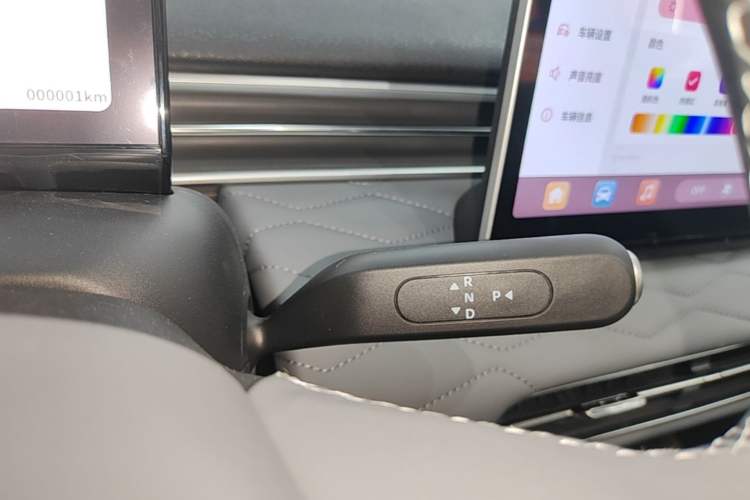 Used Dongfeng NAMMI 01 2026 Model Originality Edition 330Plus Gear Lever