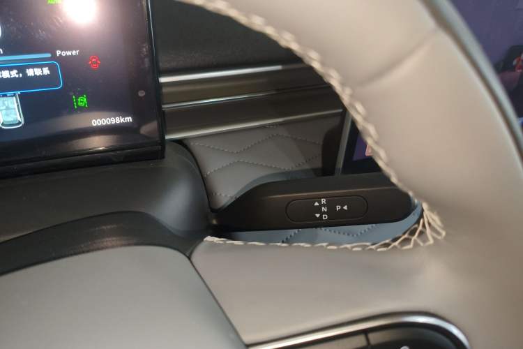 Used Dongfeng NAMMI 01 2026 Model, Beloved Edition 330 Ultra Gear Lever