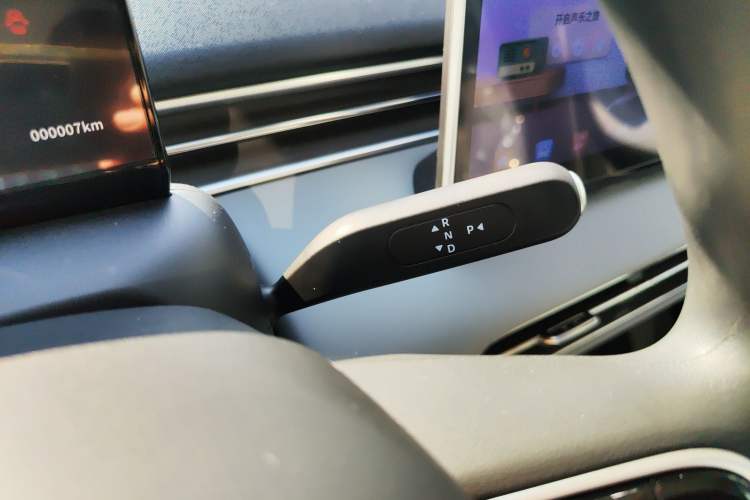 Used Dongfeng NAMMI 01 2026 Model Originality Edition 330Air Gear Lever