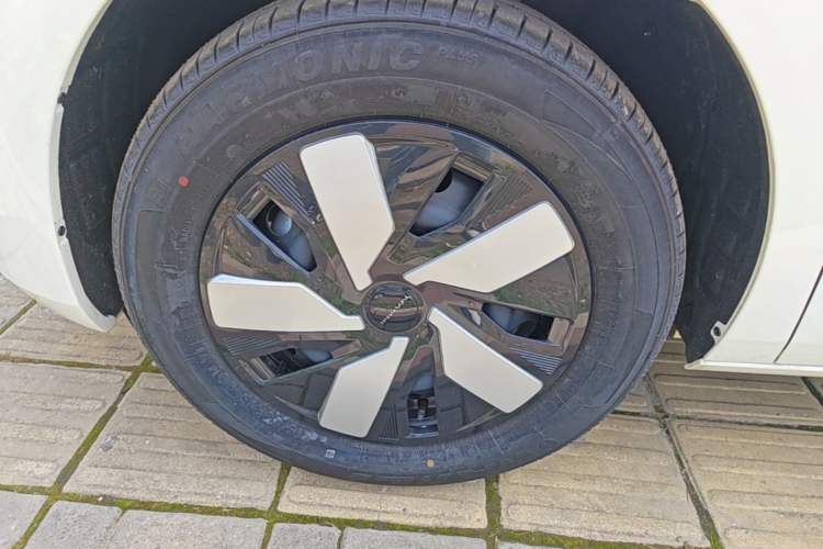 Used Dongfeng NAMMI 01 2026 Model Originality Edition 430Air Left Front Wheel Hub