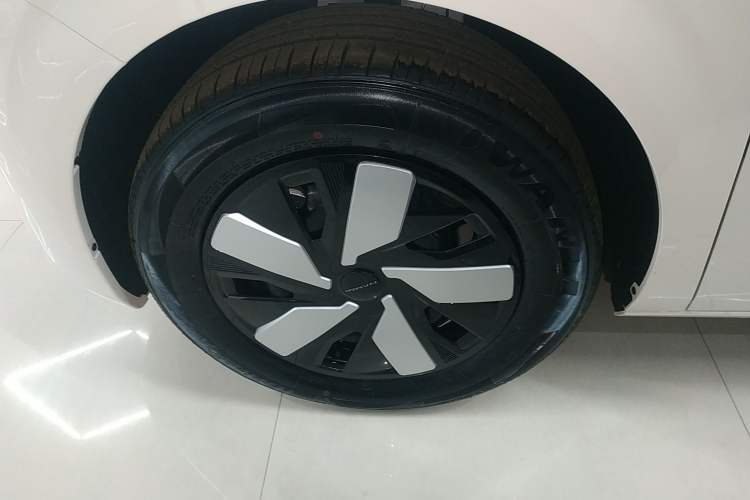 Used Dongfeng NAMMI 01 2026 Model, Beloved Edition 430 Pro Left Front Wheel Hub