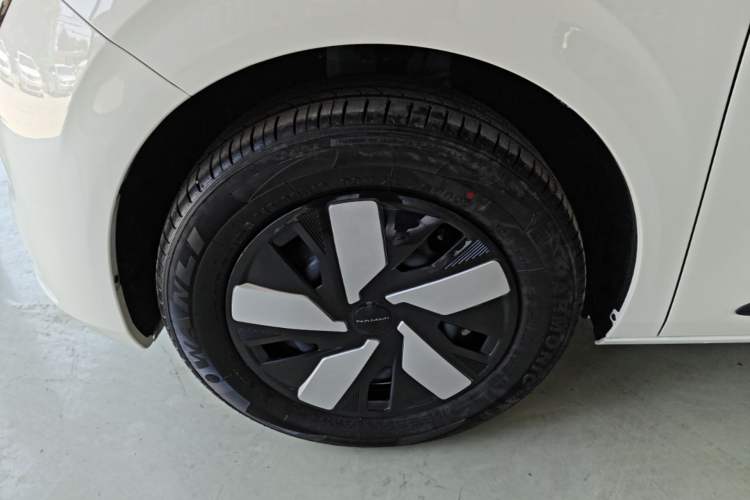 Used Dongfeng NAMMI 01 2026 Model Originality Edition 330Air Left Front Wheel Hub
