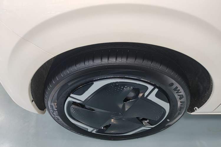 Used Dongfeng NAMMI 01 2026 Model Originality Edition 330Plus Left Front Wheel Hub