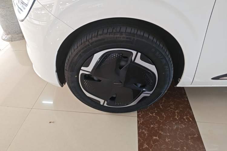 Used Dongfeng NAMMI 01 2026 Model Originality Edition 330Plus Left Front Wheel Hub
