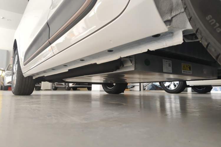 Used Dongfeng NAMMI 01 2026 Model Originality Edition 330Air Left Side Sill