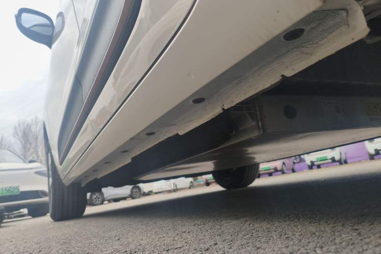 Used Dongfeng NAMMI 01 2026 Model Originality Edition 330Air Left Side Sill