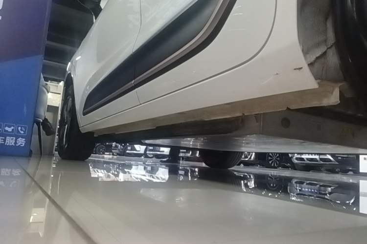 Used Dongfeng NAMMI 01 2026 Model Originality Edition 330Air Left Side Sill
