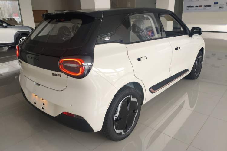Used Dongfeng NAMMI 01 2026 Model, Beloved Edition 330 Ultra Rear Right 45 Deg