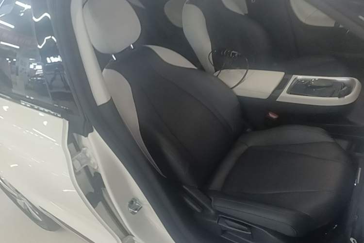 Used Dongfeng NAMMI 01 2026 Model Originality Edition 330Air Right Front Seat