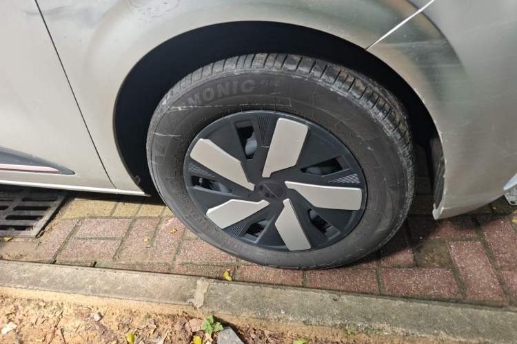 Used Dongfeng NAMMI 01 2026 Model Originality Edition 330Air Right Front Wheel Hub