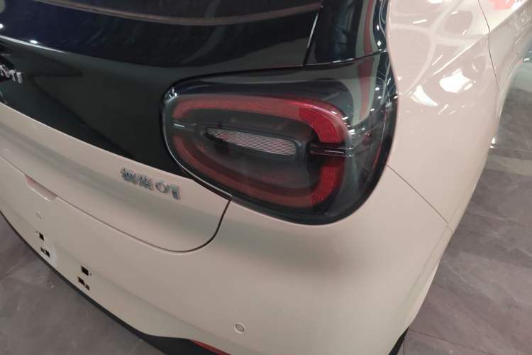 Used Dongfeng NAMMI 01 2026 Model Originality Edition 430Air Right Rear Taillight
