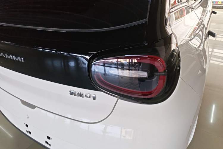 Used Dongfeng NAMMI 01 2026 Model Originality Edition 330Plus Right Rear Taillight