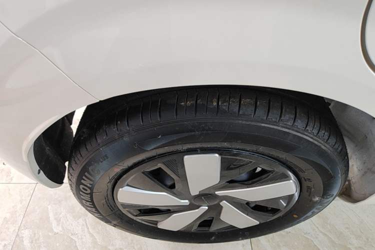 Used Dongfeng NAMMI 01 2026 Model Originality Edition 330Air Right Rear Wheel Hub