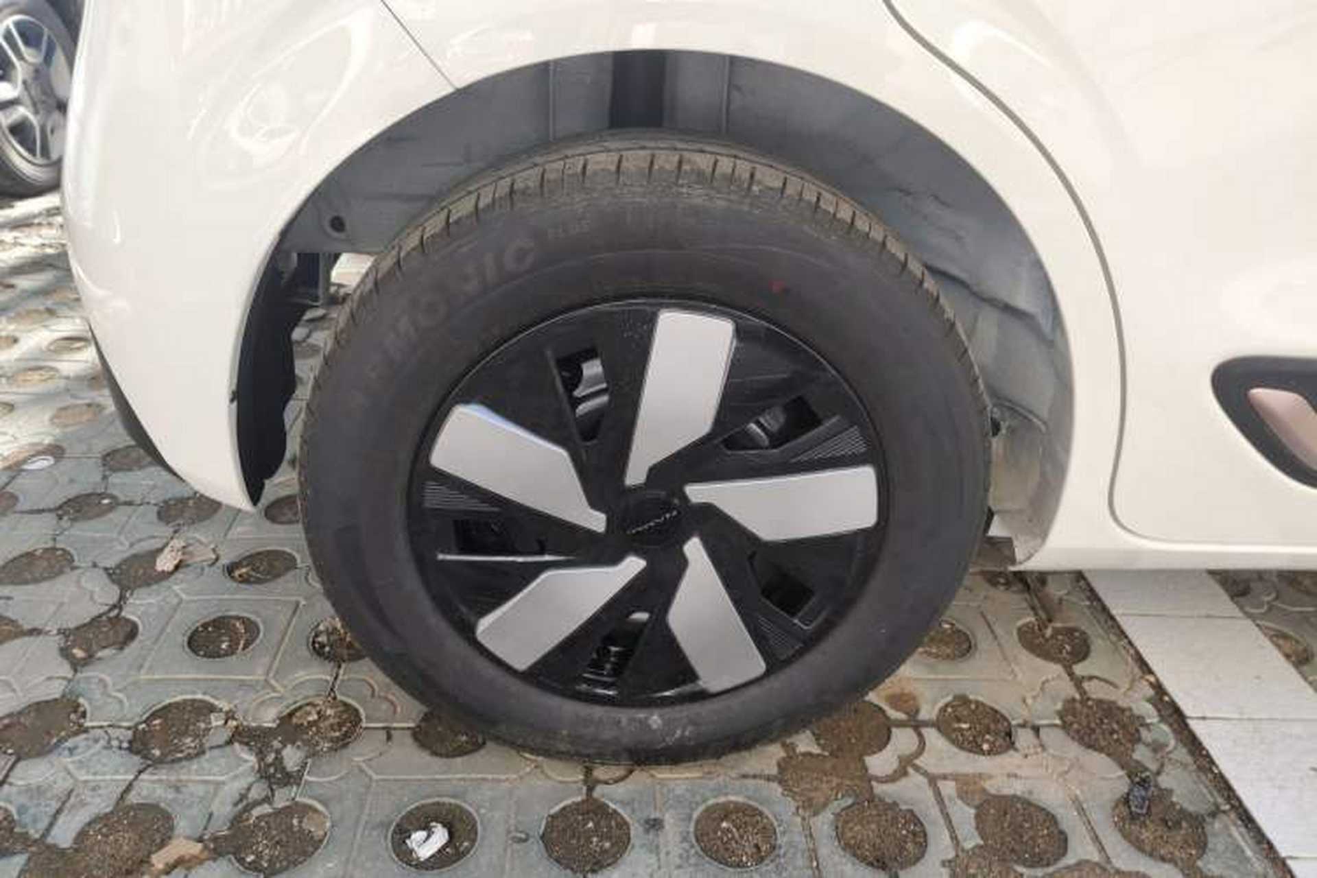 Used Dongfeng NAMMI 01 2026 Model Originality Edition 330Air Right Rear Wheel Hub