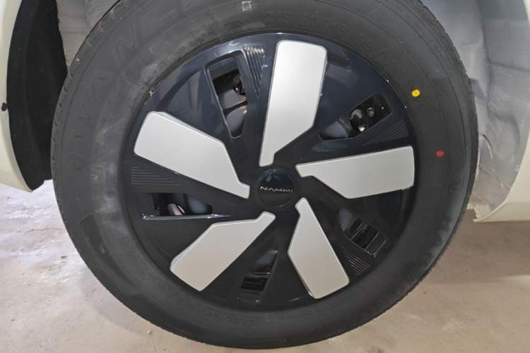 Used Dongfeng NAMMI 01 2026 Model Originality Edition 430Air Right Rear Wheel Hub