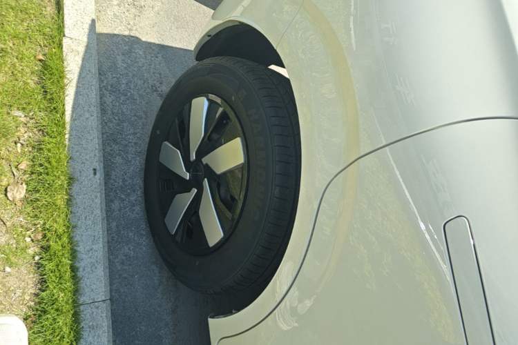 Used Dongfeng NAMMI 01 2026 Model Originality Edition 430Air Right Rear Wheel Hub