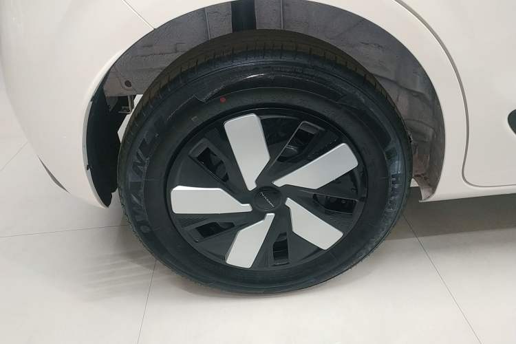 Used Dongfeng NAMMI 01 2026 Model, Beloved Edition 430 Pro Right Rear Wheel Hub