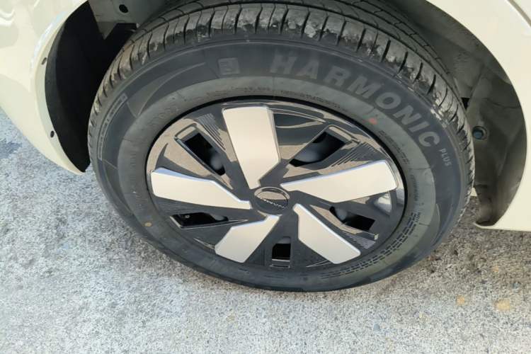 Used Dongfeng NAMMI 01 2026 Model Originality Edition 430Air Right Rear Wheel Hub
