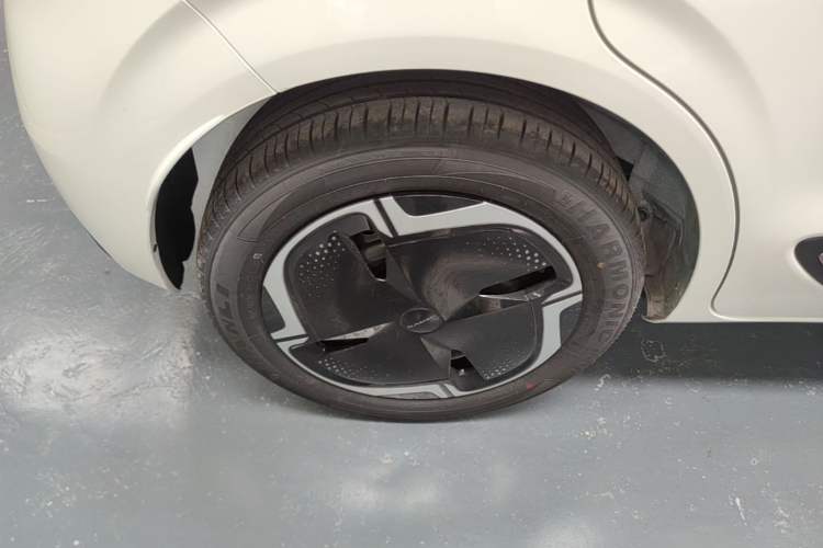 Used Dongfeng NAMMI 01 2026 Model, Beloved Edition 330 Ultra Right Rear Wheel Hub
