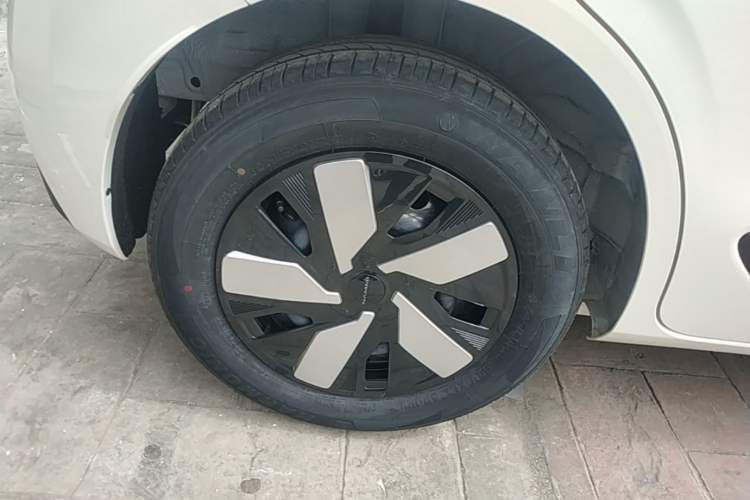 Used Dongfeng NAMMI 01 2026 Model Originality Edition 330Air Right Rear Wheel Hub