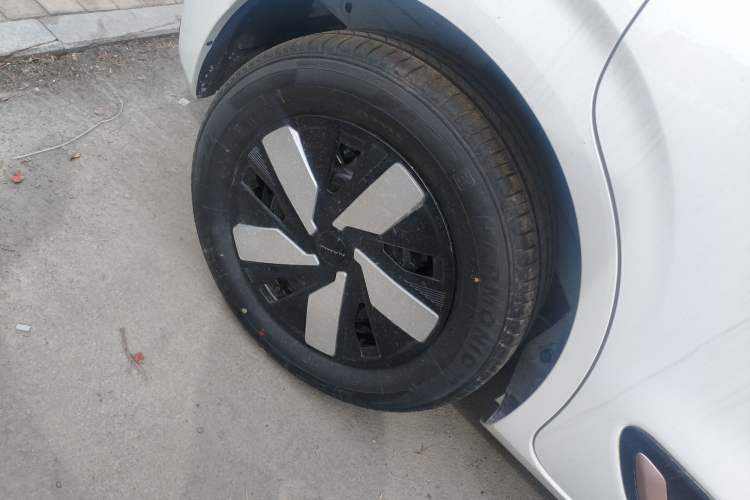 Used Dongfeng NAMMI 01 2026 Model Originality Edition 430Air Right Rear Wheel Hub