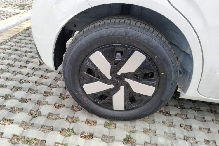 Used Dongfeng NAMMI 01 2026 Model Originality Edition 430Air Right Rear Wheel Hub