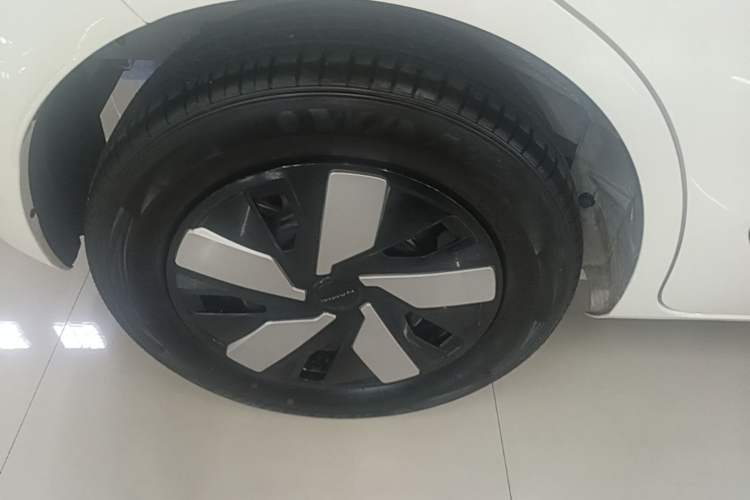 Used Dongfeng NAMMI 01 2026 Model Originality Edition 330Air Right Rear Wheel Hub