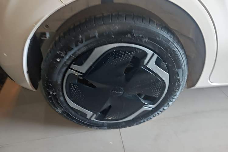 Used Dongfeng NAMMI 01 2026 Model, Beloved Edition 330 Ultra Right Rear Wheel Hub