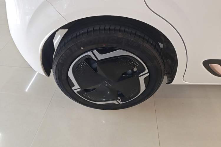 Used Dongfeng NAMMI 01 2026 Model Originality Edition 330Plus Right Rear Wheel Hub