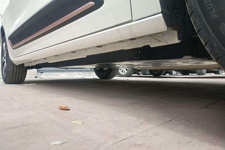 Used Dongfeng NAMMI 01 2026 Model Originality Edition 330Air Right Side Sill