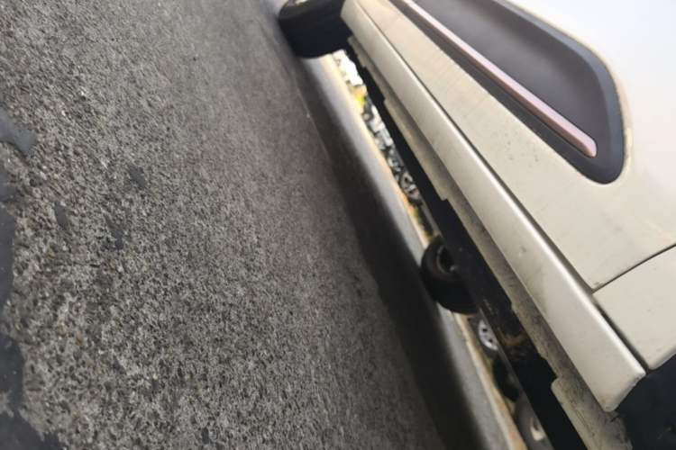 Used Dongfeng NAMMI 01 2026 Model Originality Edition 330Fly Right Side Sill