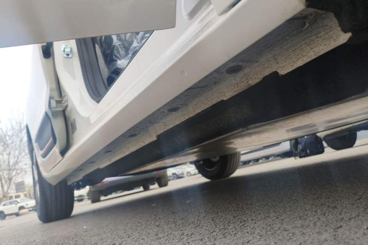 Used Dongfeng NAMMI 01 2026 Model Originality Edition 330Air Right Side Sill