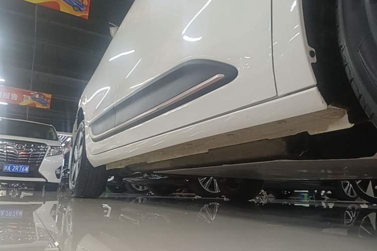 Used Dongfeng NAMMI 01 2026 Model Originality Edition 330Air Right Side Sill