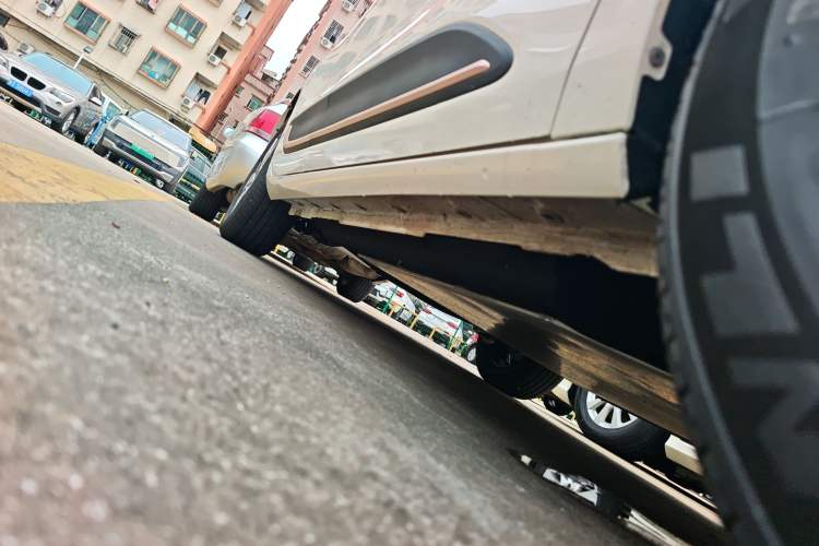 Used Dongfeng NAMMI 01 2026 Model Originality Edition 330Air Right Side Sill